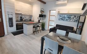 Coquet 2 Pieces Entierement Renove Et Climatise